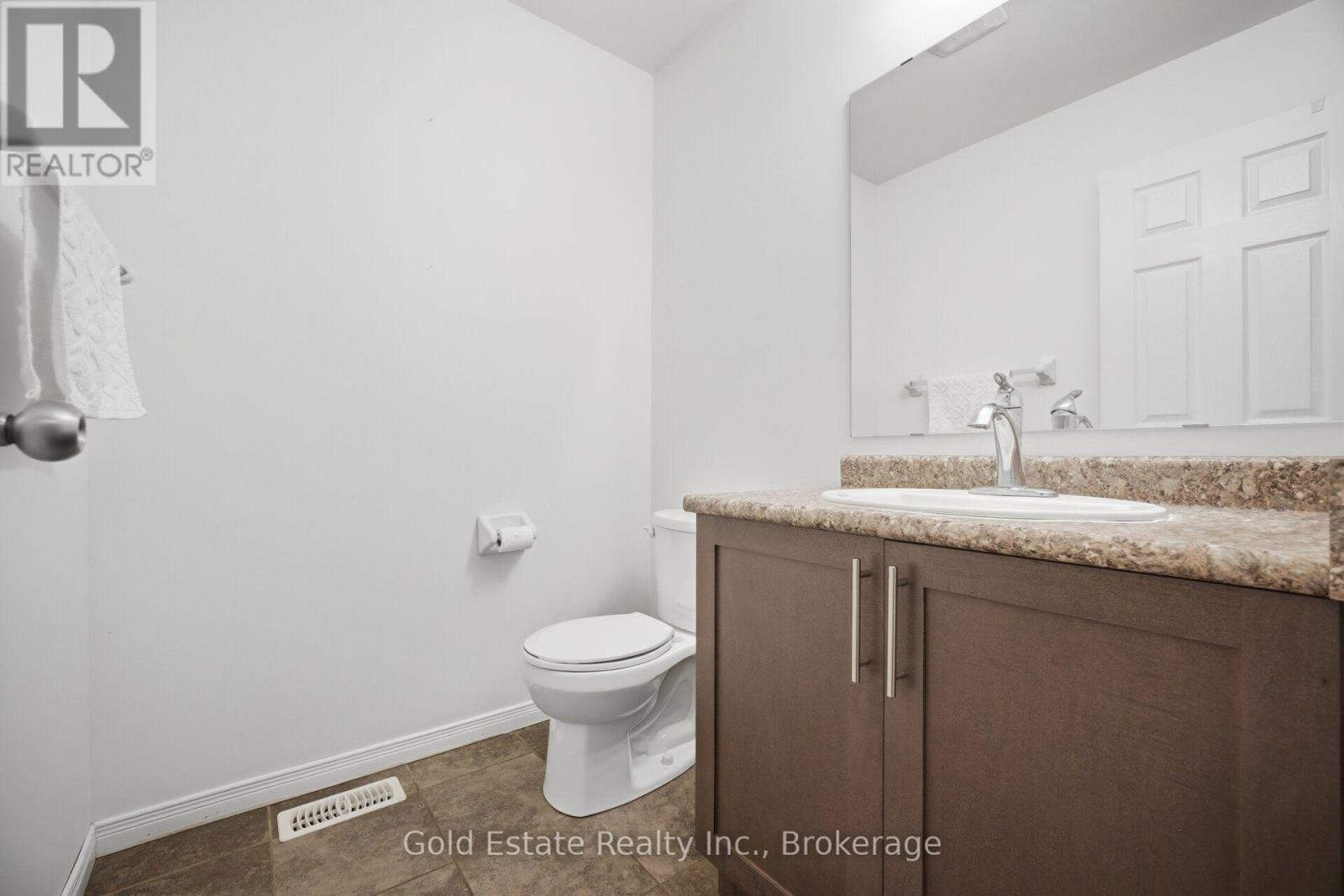 85 - 135 Hardcastle Drive, Cambridge, ON - Indoor Photo Showing Bathroom