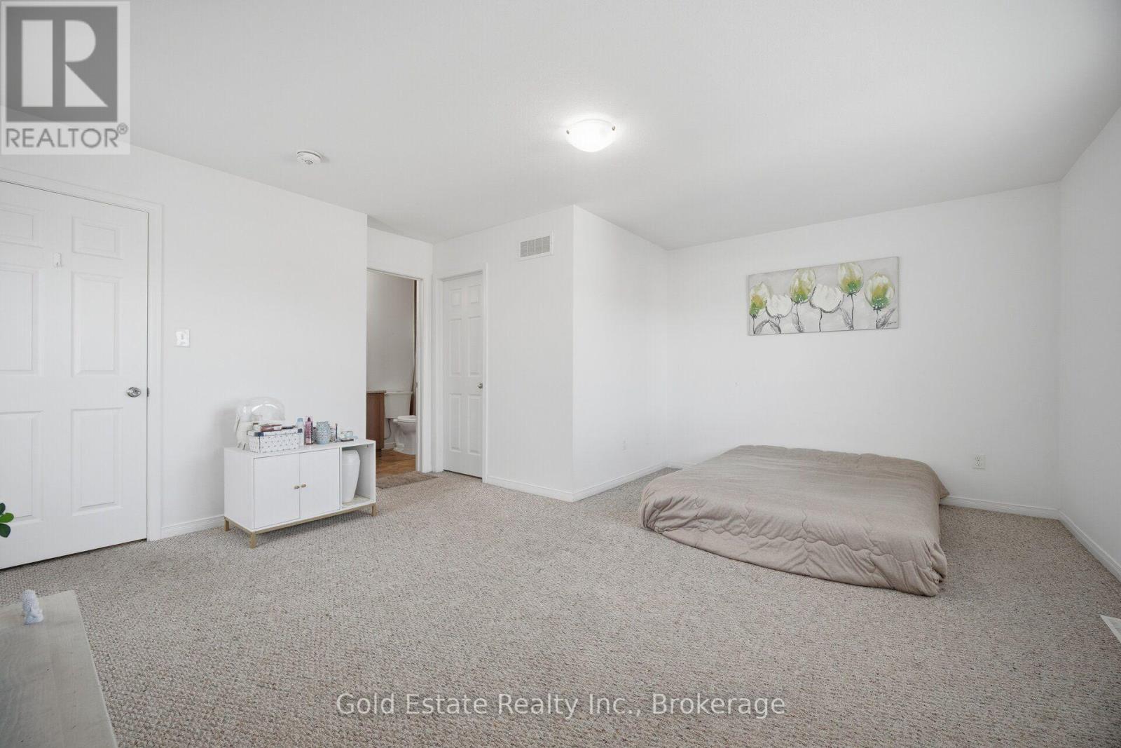 85 - 135 Hardcastle Drive, Cambridge, ON - Indoor Photo Showing Bedroom