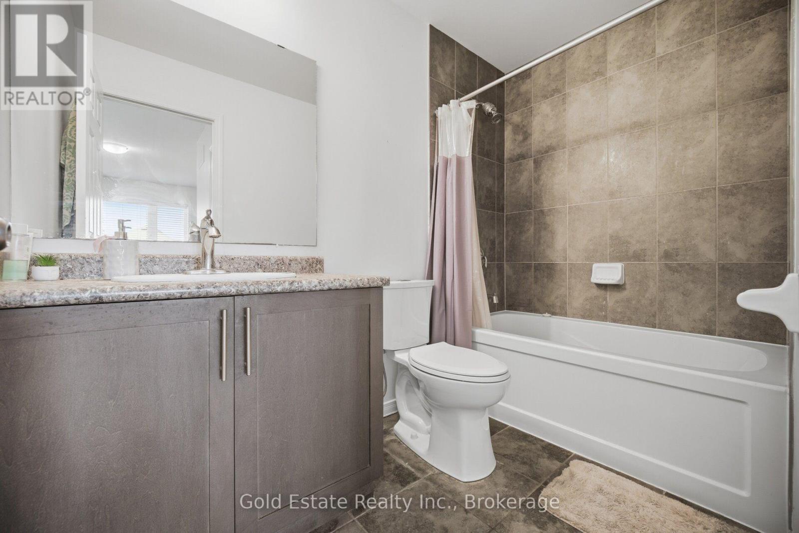 85 - 135 Hardcastle Drive, Cambridge, ON - Indoor Photo Showing Bathroom