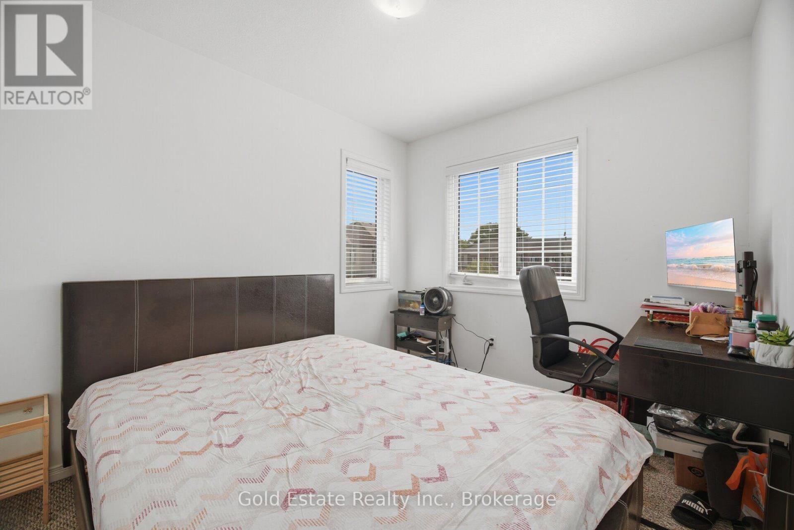 85 - 135 Hardcastle Drive, Cambridge, ON - Indoor Photo Showing Bedroom