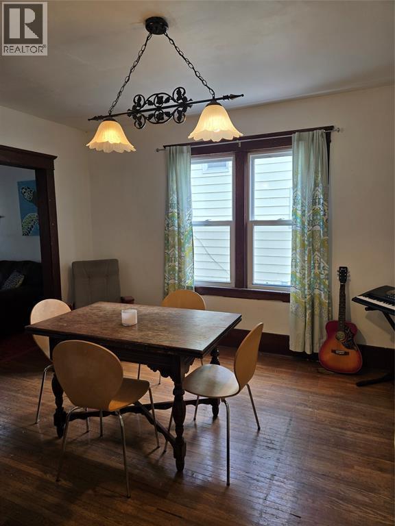 141 Richard Street, Sarnia, ON - Indoor Photo Showing Dining Room