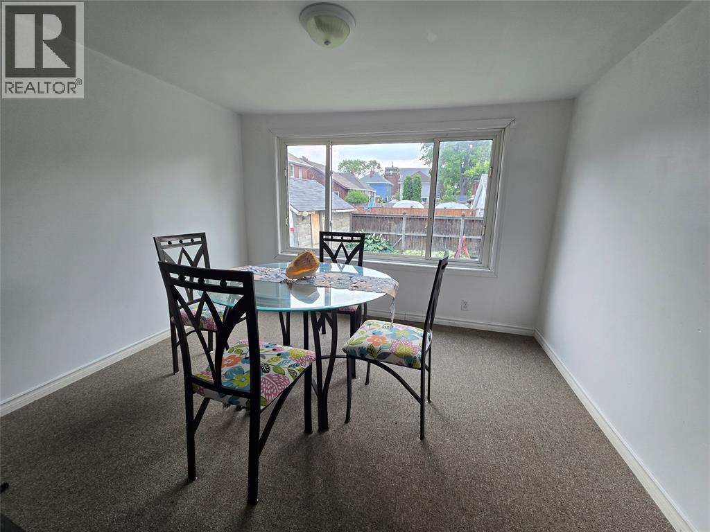 141 Richard Street, Sarnia, ON - Indoor Photo Showing Dining Room