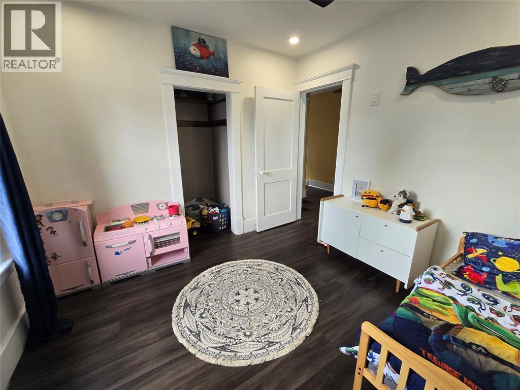 141 Richard Street, Sarnia, ON - Indoor Photo Showing Bedroom