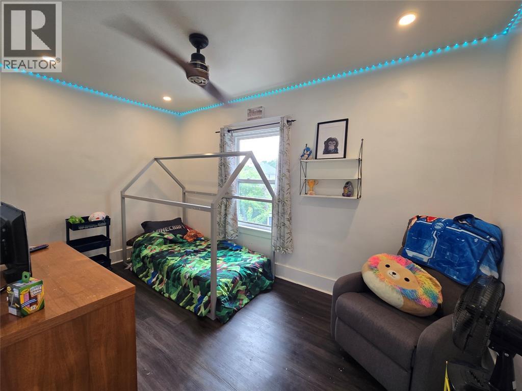 141 Richard Street, Sarnia, ON - Indoor Photo Showing Bedroom
