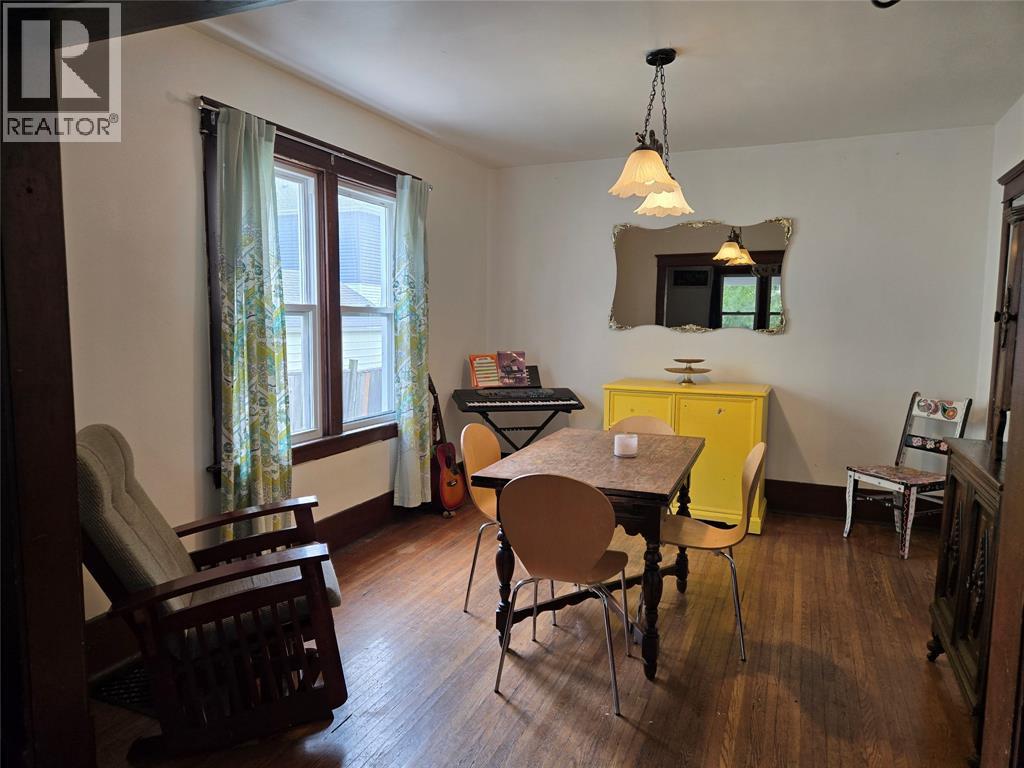 141 Richard Street, Sarnia, ON - Indoor Photo Showing Dining Room