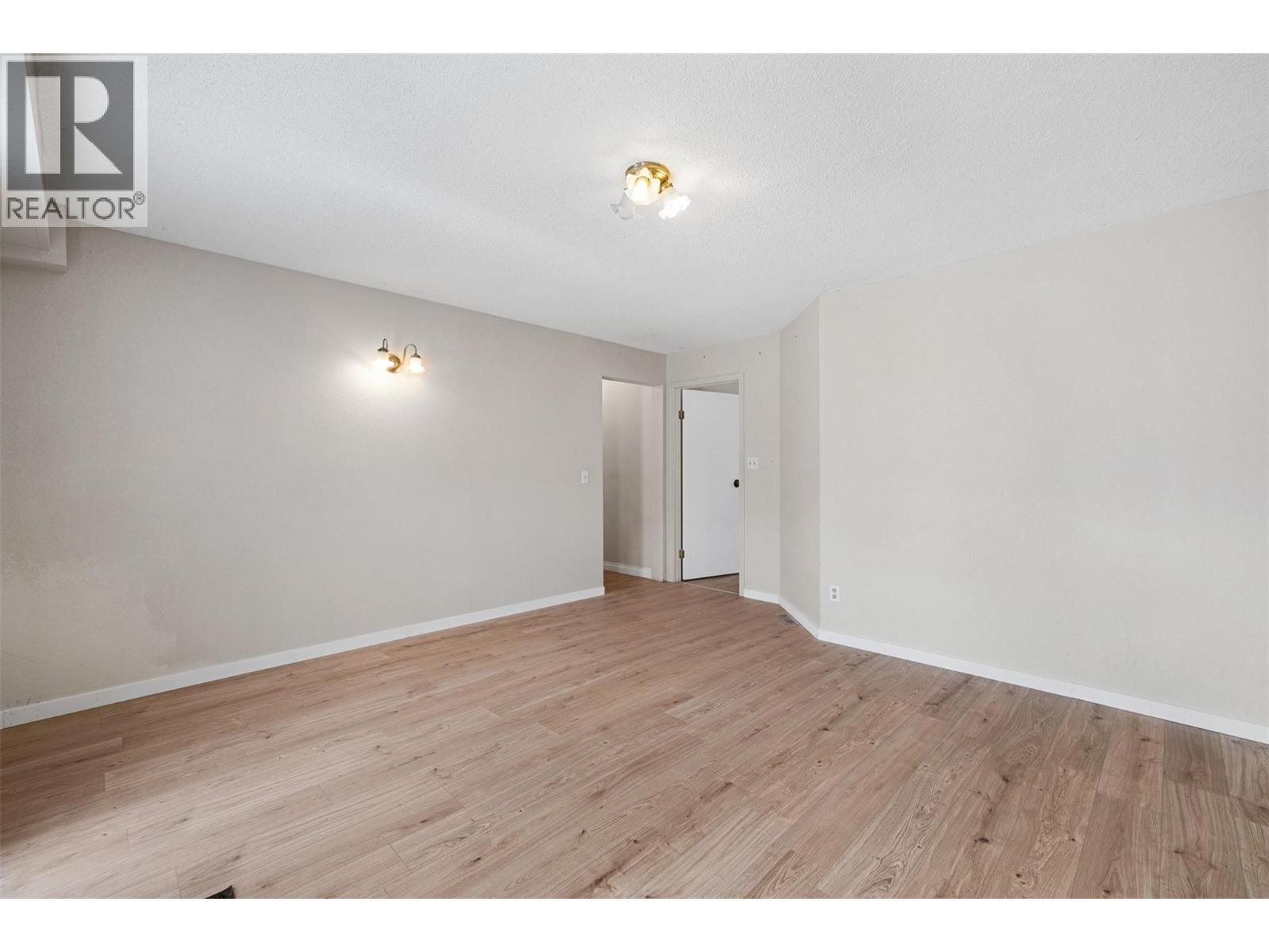 3805 22 Avenue, Vernon, BC - Indoor Photo Showing Other Room
