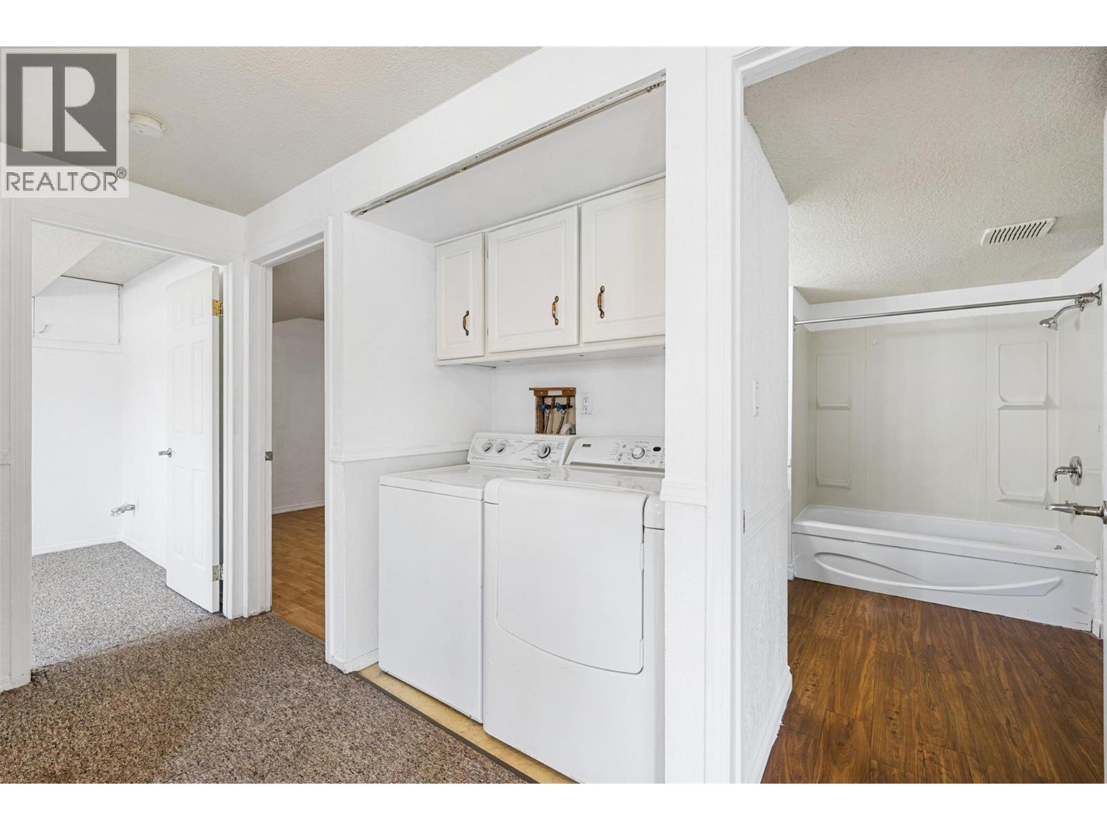 downstair laundry - 3805 22 Avenue, Vernon, BC - Indoor Photo Showing Laundry Room