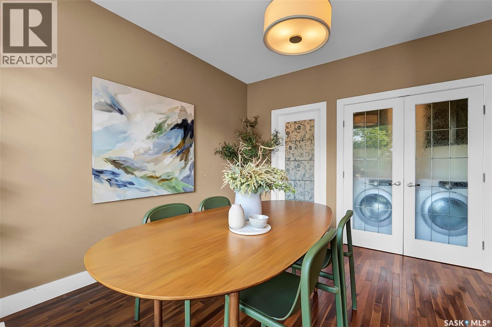 2218 St Andrews Avenue, Saskatoon, SK - Indoor Photo Showing Dining Room