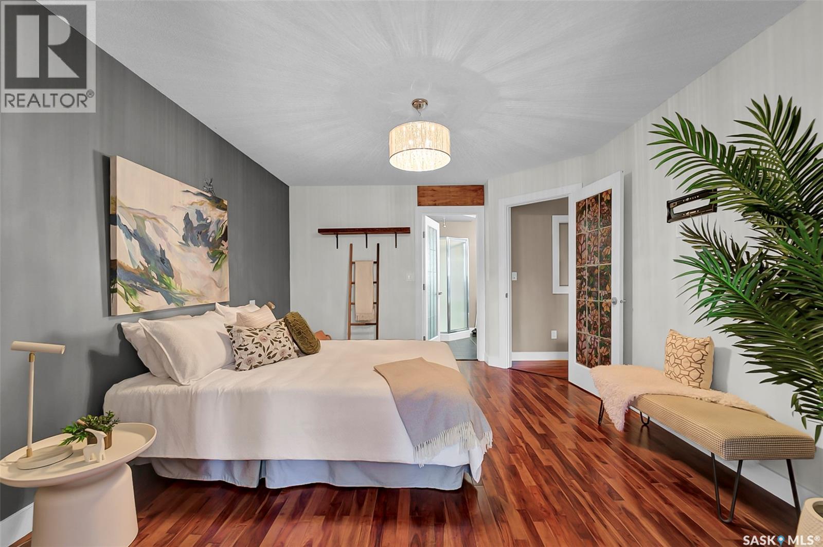 2218 St Andrews Avenue, Saskatoon, SK - Indoor
