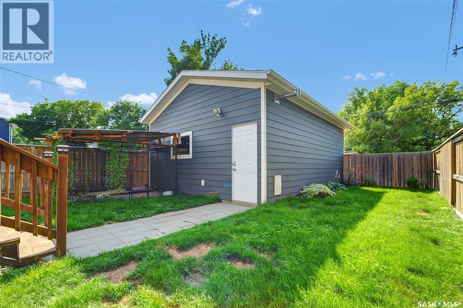 2218 St Andrews Avenue, Saskatoon, SK - Outdoor With Exterior