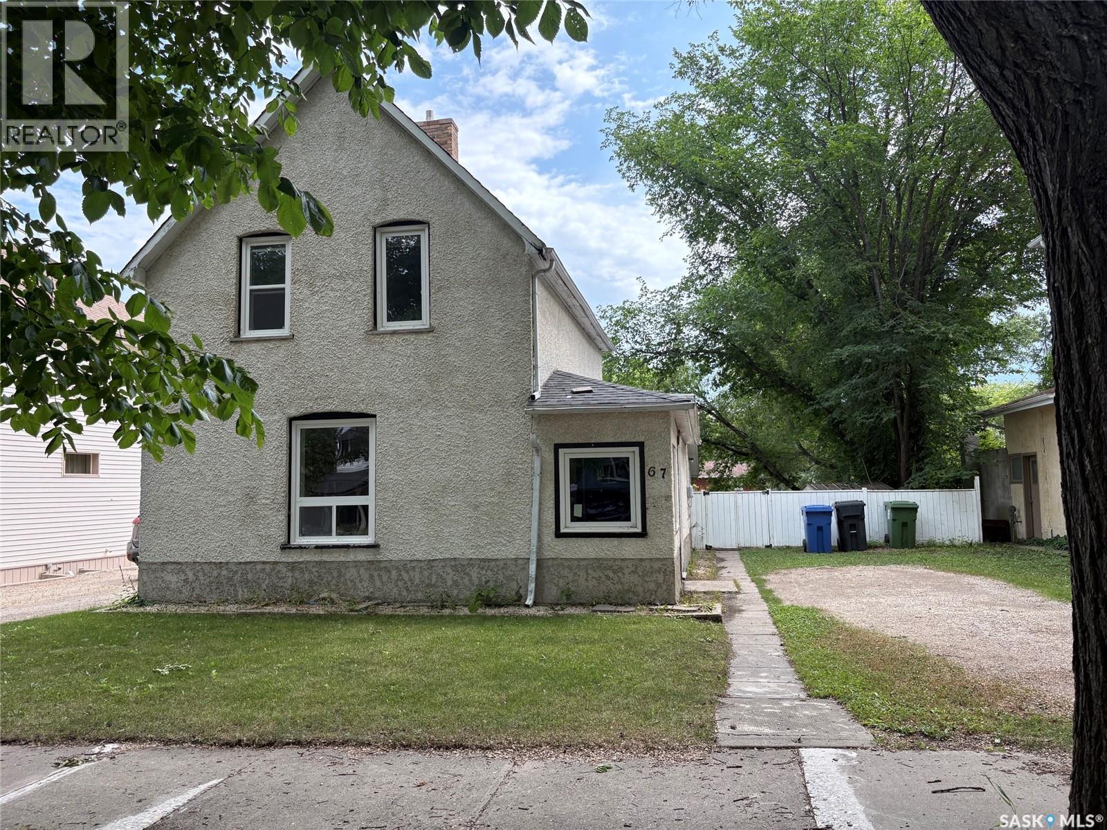 67 Assiniboia Avenue, Yorkton, SK - Outdoor