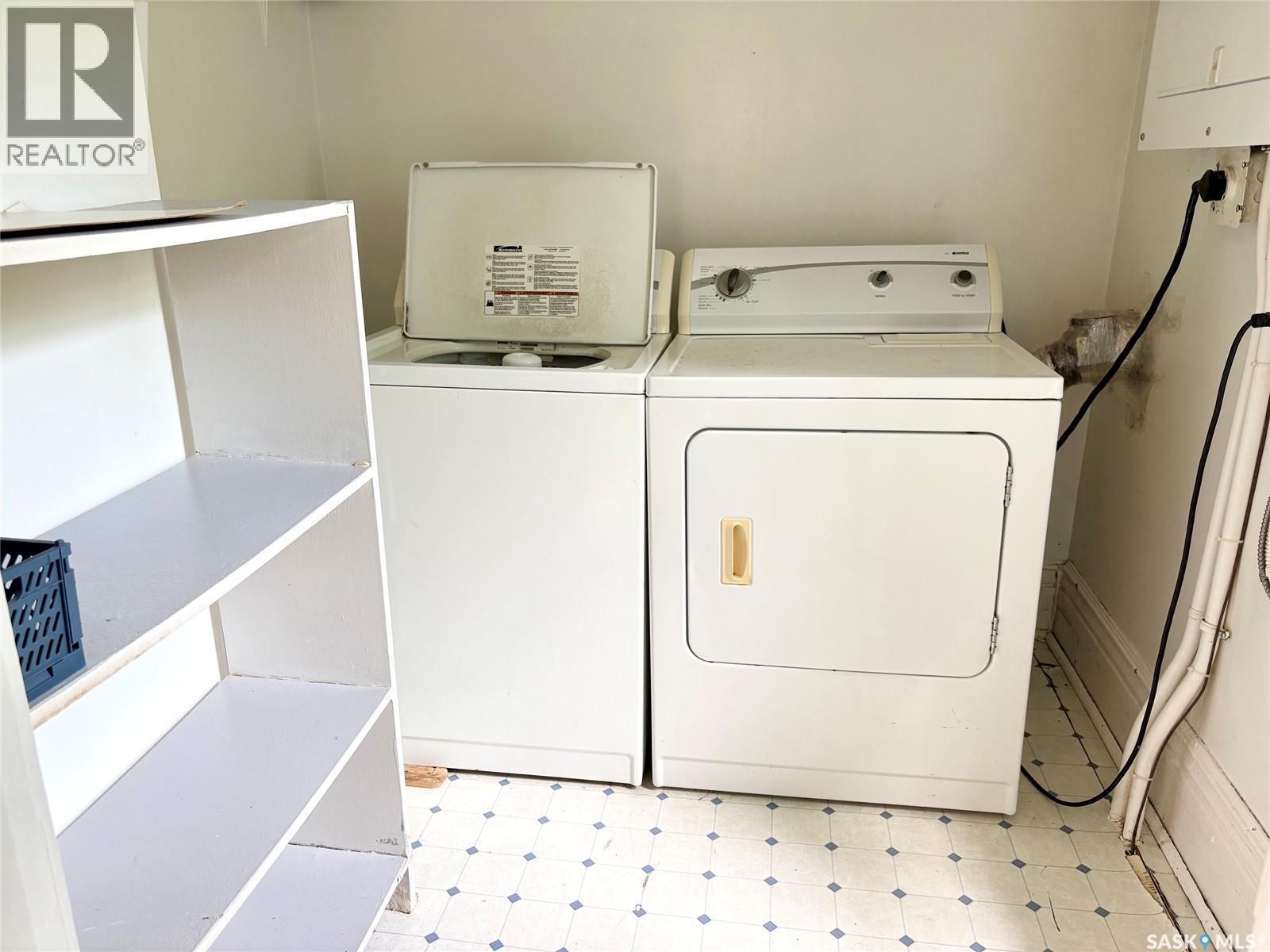 67 Assiniboia Avenue, Yorkton, SK - Indoor Photo Showing Laundry Room