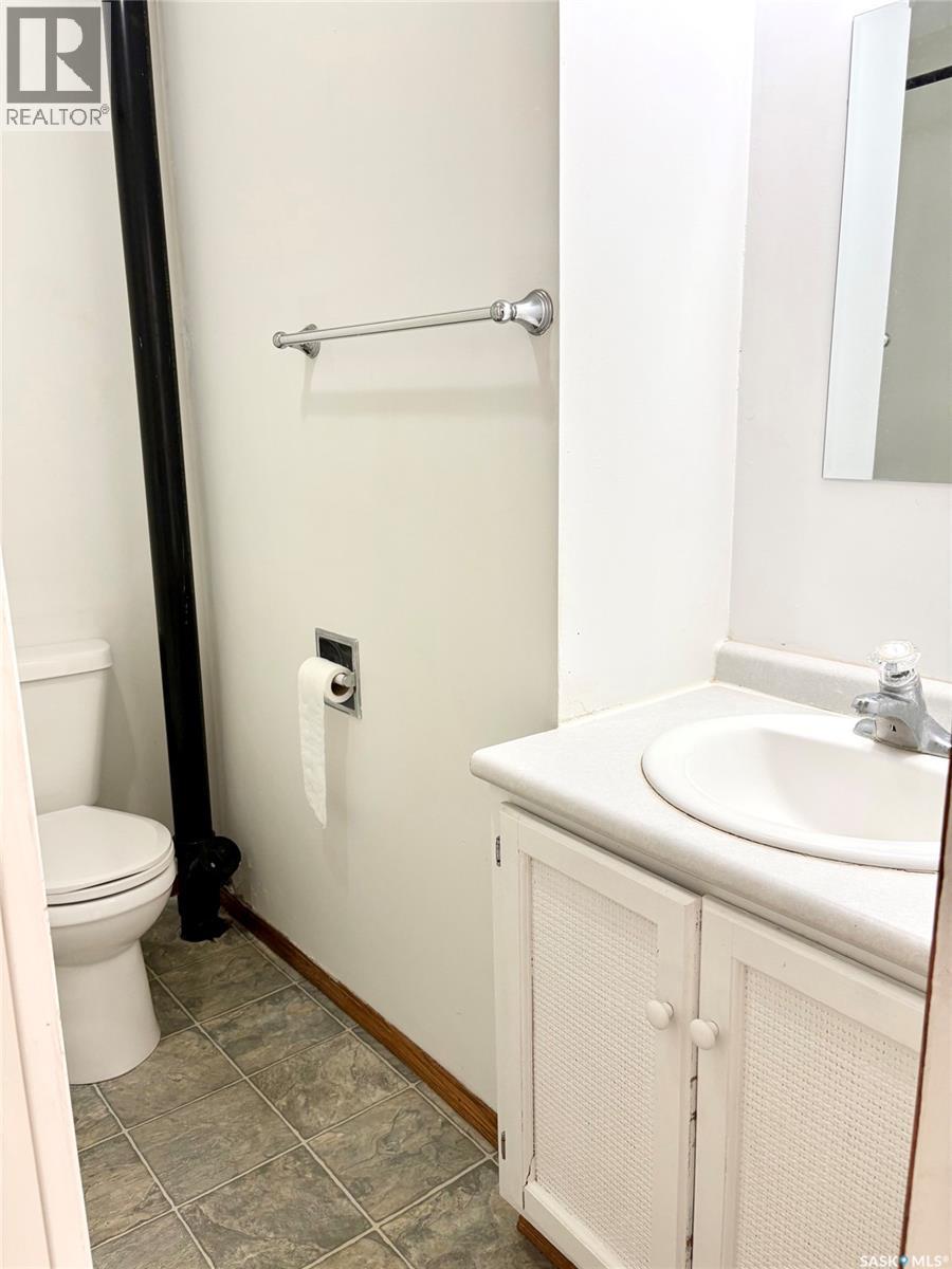 67 Assiniboia Avenue, Yorkton, SK - Indoor Photo Showing Bathroom