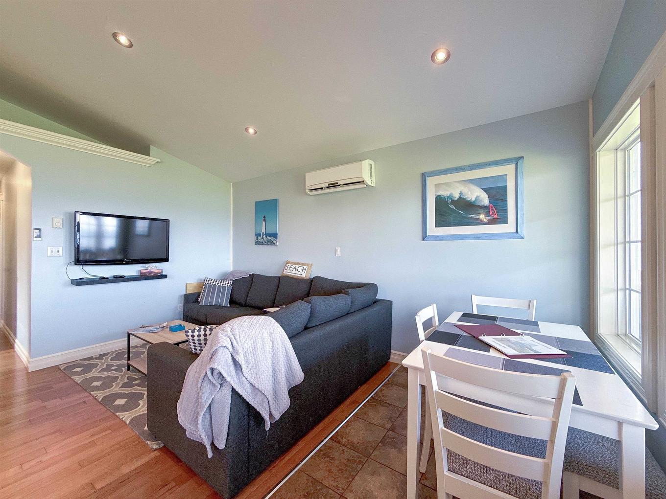 11 Bay View Lane, Launching, PE - Indoor