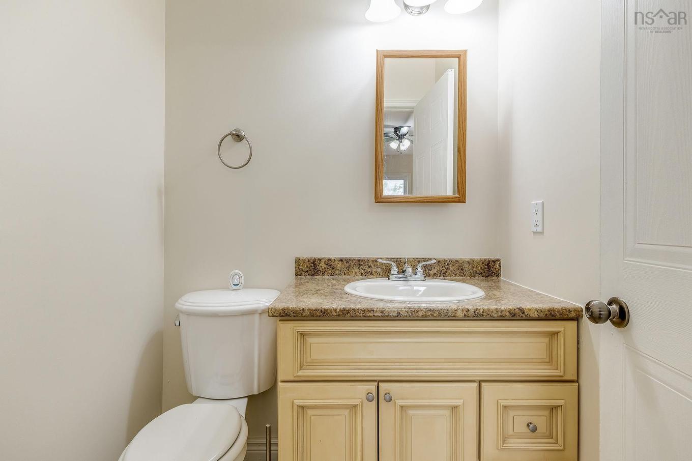 #417 15 Langbrae Drive, Clayton Park, NS - Indoor Photo Showing Bathroom