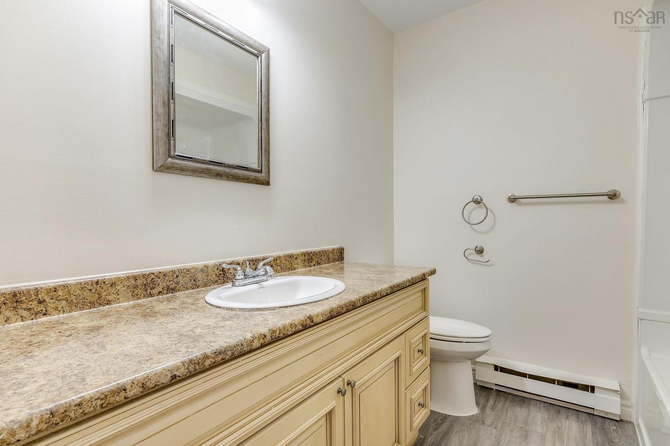 #417 15 Langbrae Drive, Clayton Park, NS - Indoor Photo Showing Bathroom