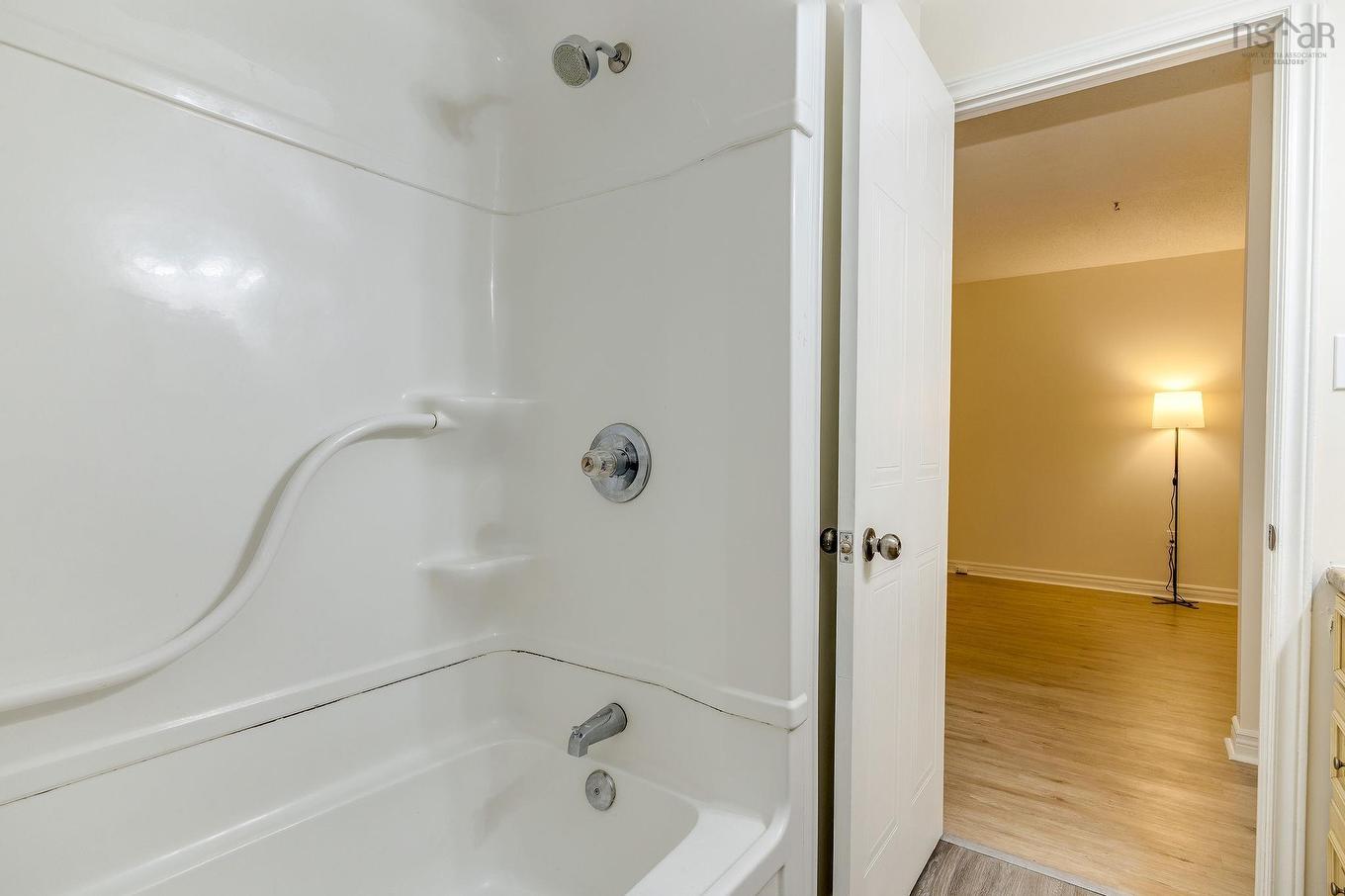#417 15 Langbrae Drive, Clayton Park, NS - Indoor Photo Showing Bathroom