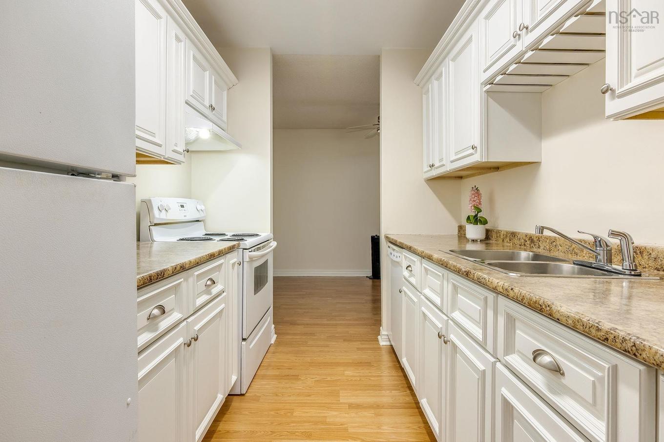 #417 15 Langbrae Drive, Clayton Park, NS - Indoor Photo Showing Kitchen With Double Sink