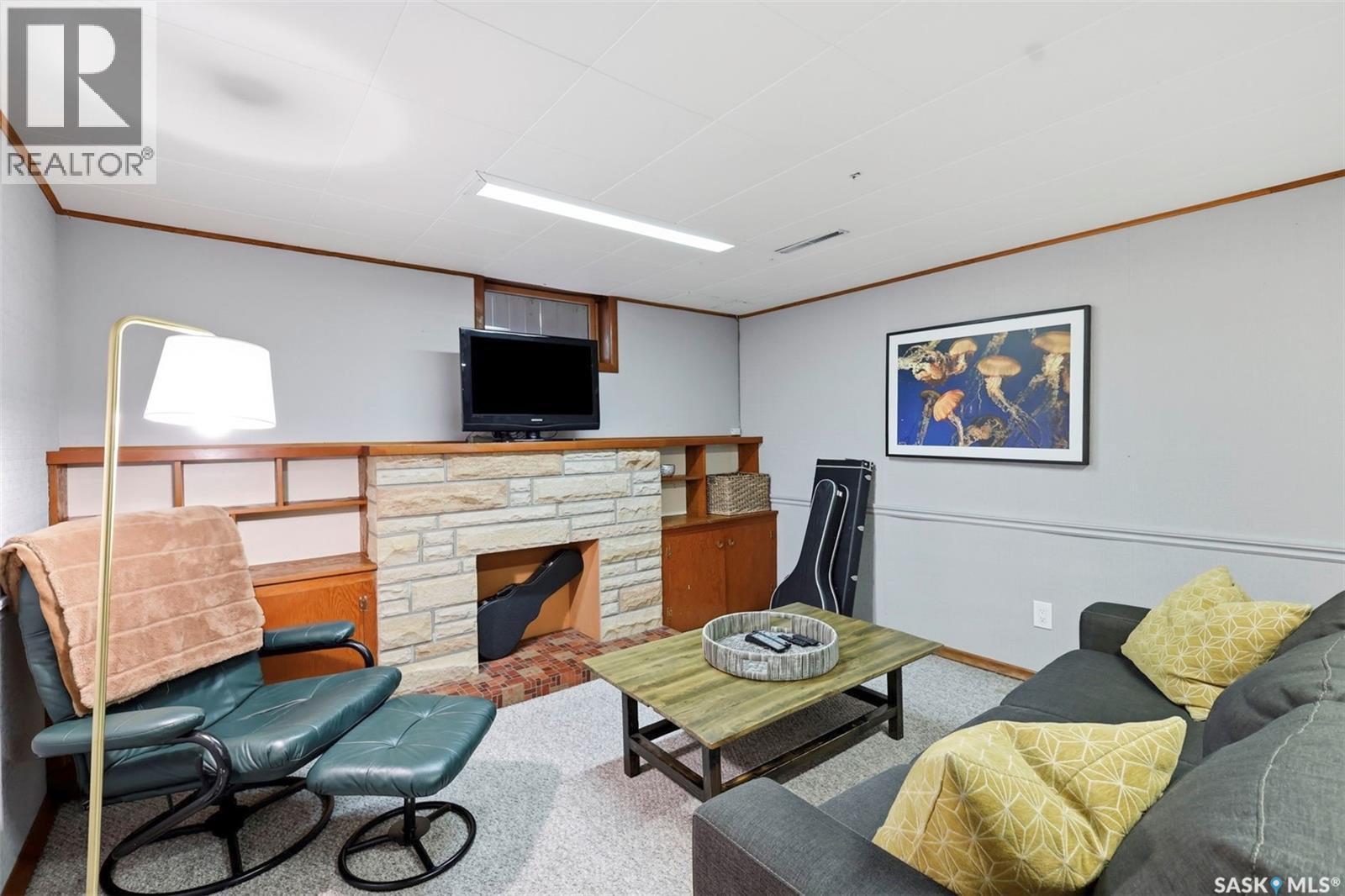 2002 Park Avenue, Saskatoon, SK - Indoor With Fireplace