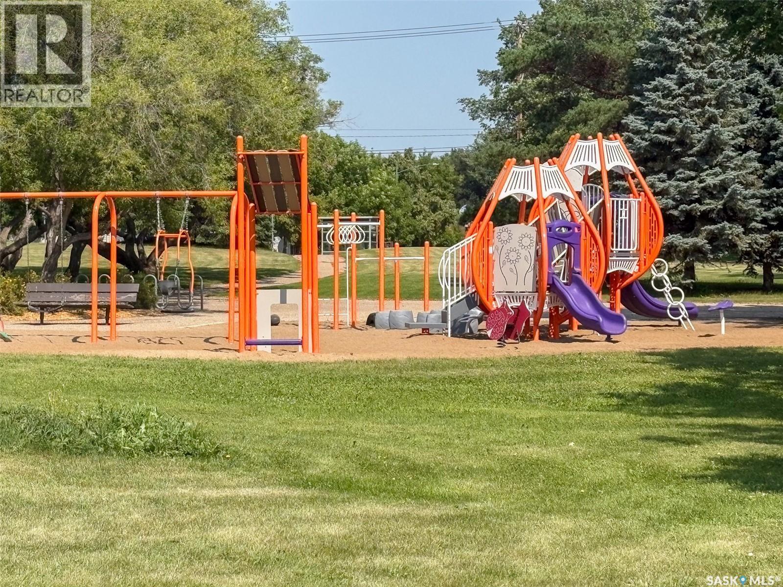 2002 Park Avenue, Saskatoon, SK - Outdoor