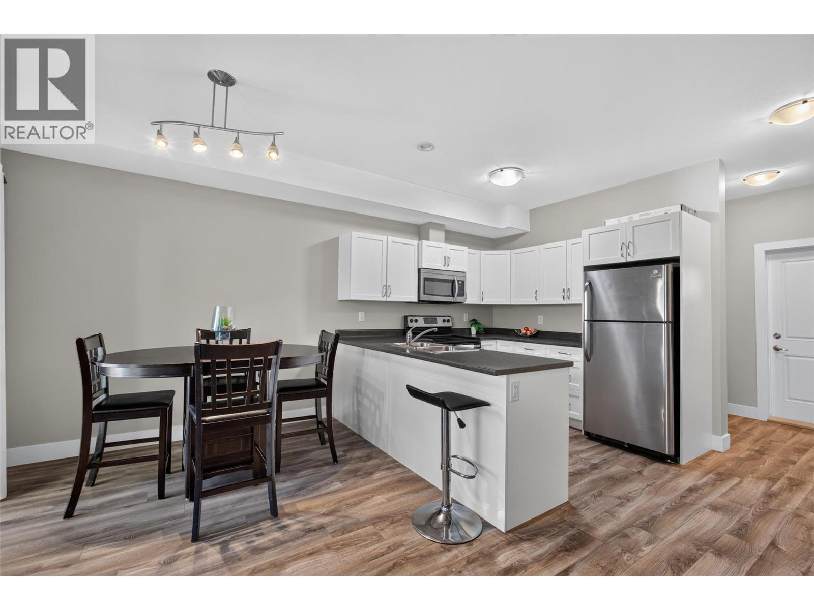 335 Gerstmar Road Unit# 3, Kelowna, BC - Indoor