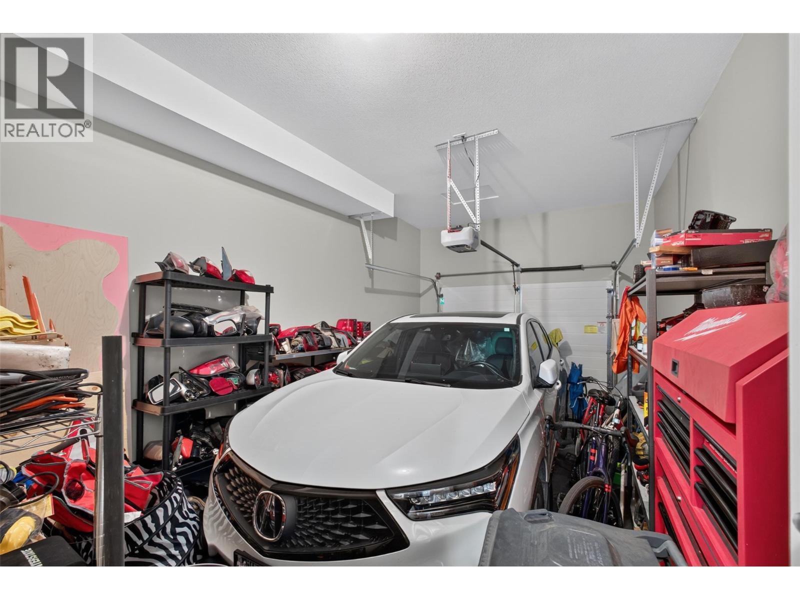 335 Gerstmar Road Unit# 3, Kelowna, BC - Indoor Photo Showing Garage