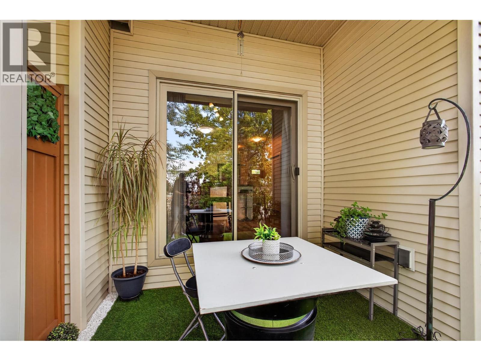 335 Gerstmar Road Unit# 3, Kelowna, BC - Outdoor With Deck Patio Veranda With Exterior