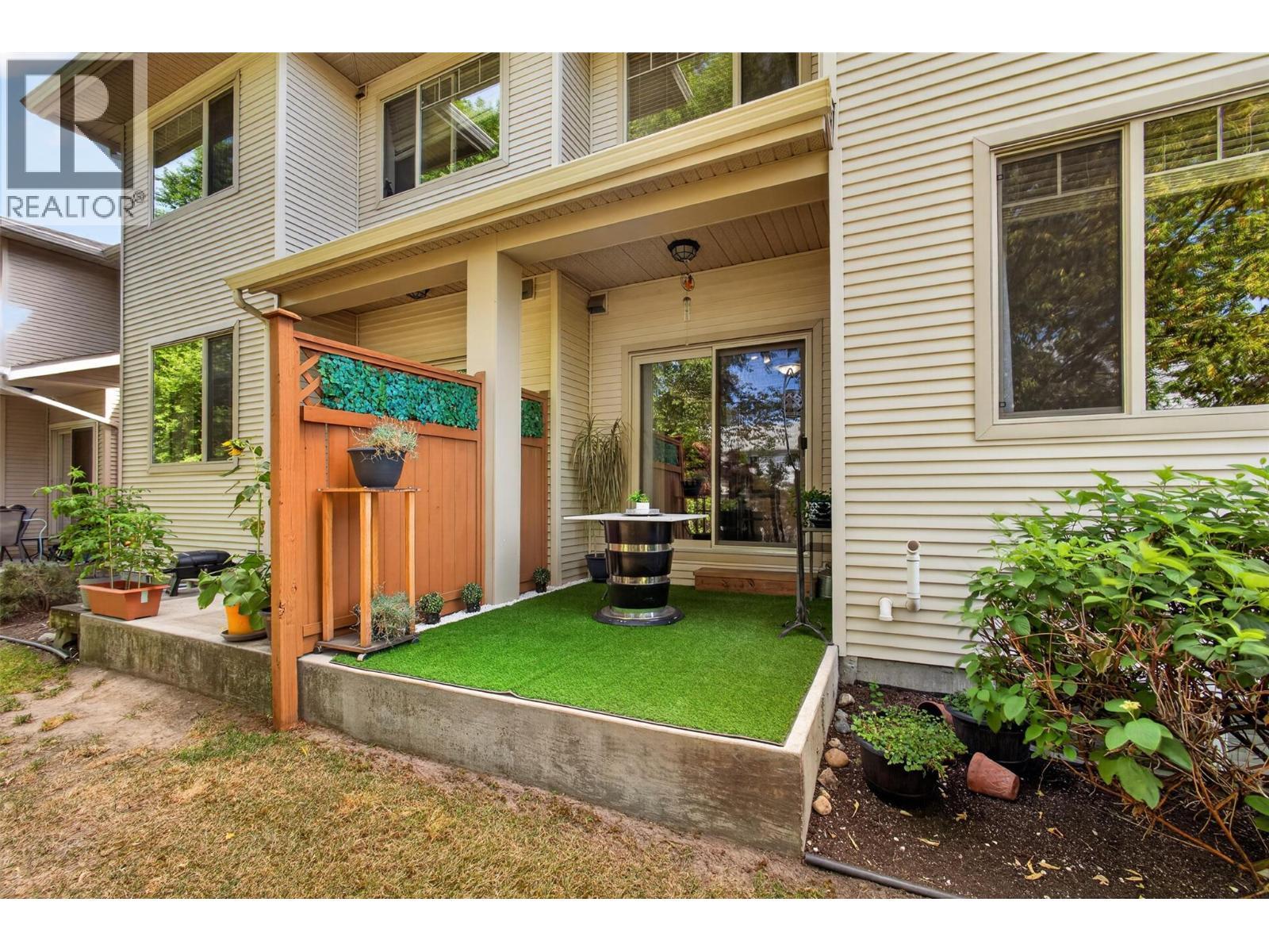 335 Gerstmar Road Unit# 3, Kelowna, BC - Outdoor With Deck Patio Veranda With Exterior