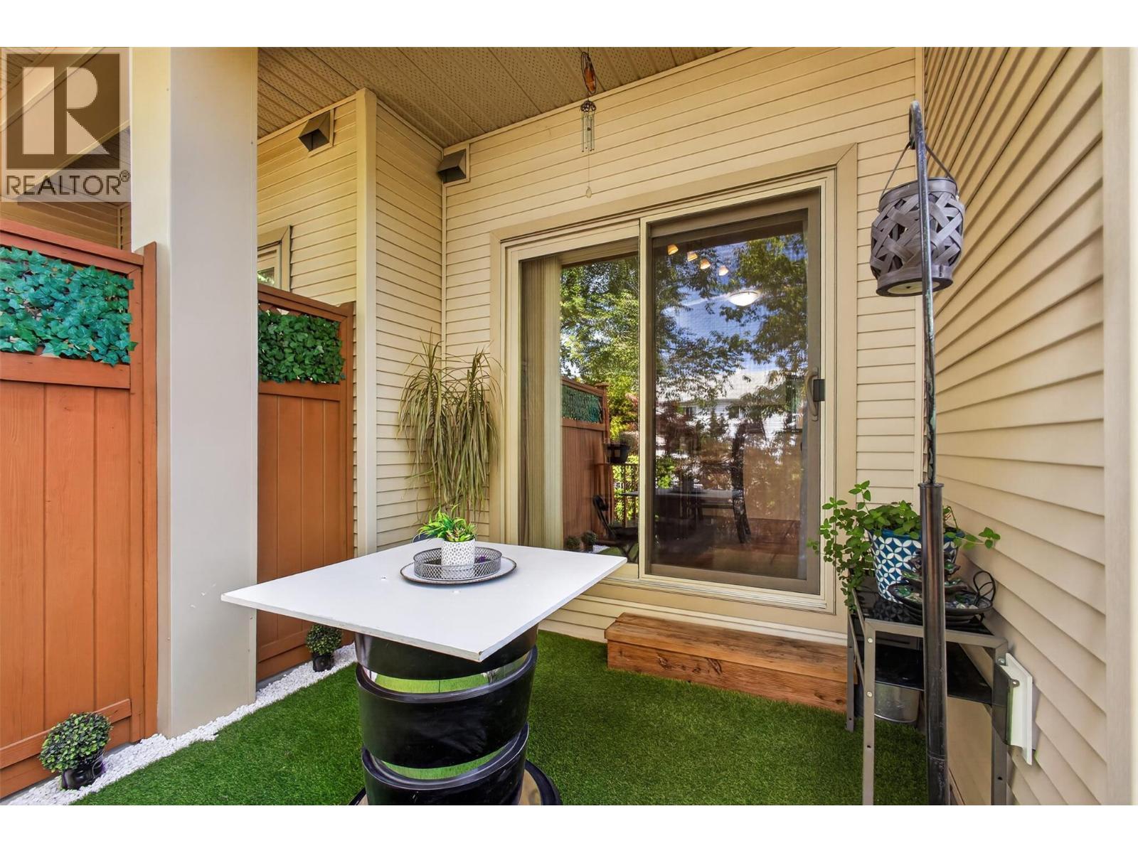 335 Gerstmar Road Unit# 3, Kelowna, BC - Outdoor With Deck Patio Veranda With Exterior