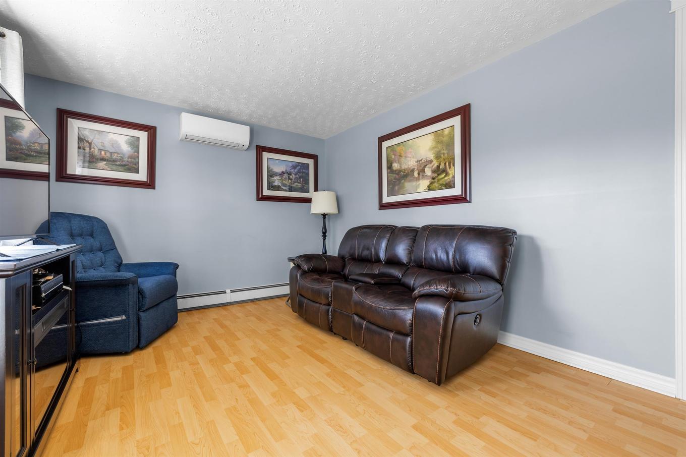 59 Vail Court, Stanhope, PE - Indoor Photo Showing Living Room