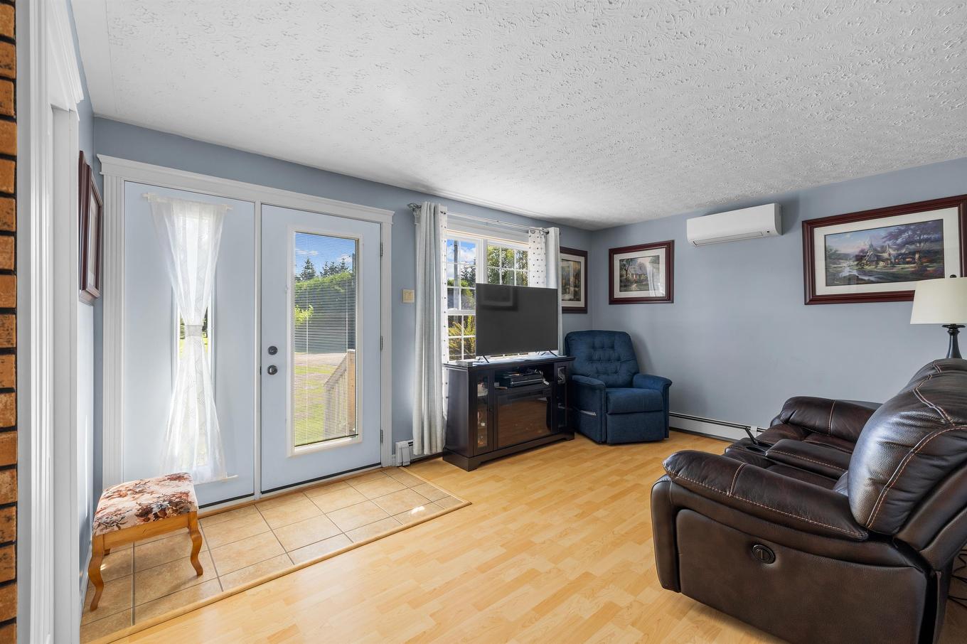 59 Vail Court, Stanhope, PE - Indoor Photo Showing Living Room