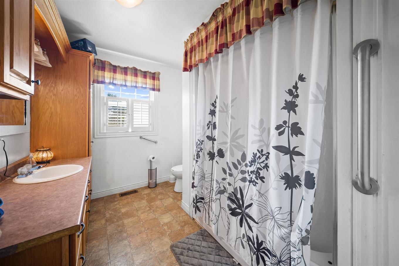 370 Diversion Road, Ellerslie-Bideford, PE - Indoor Photo Showing Bathroom