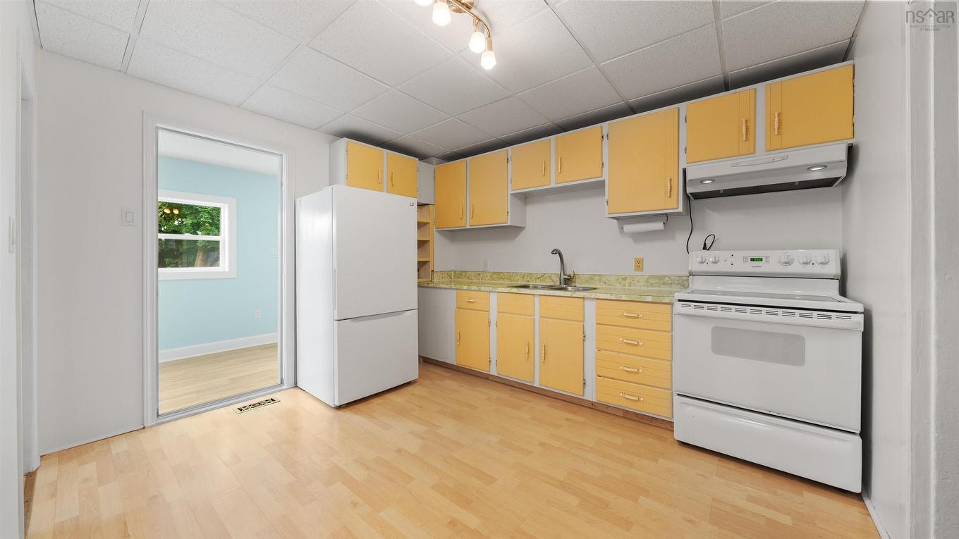 6122 North Street, Halifax Peninsula, NS - Indoor Photo Showing Kitchen With Double Sink