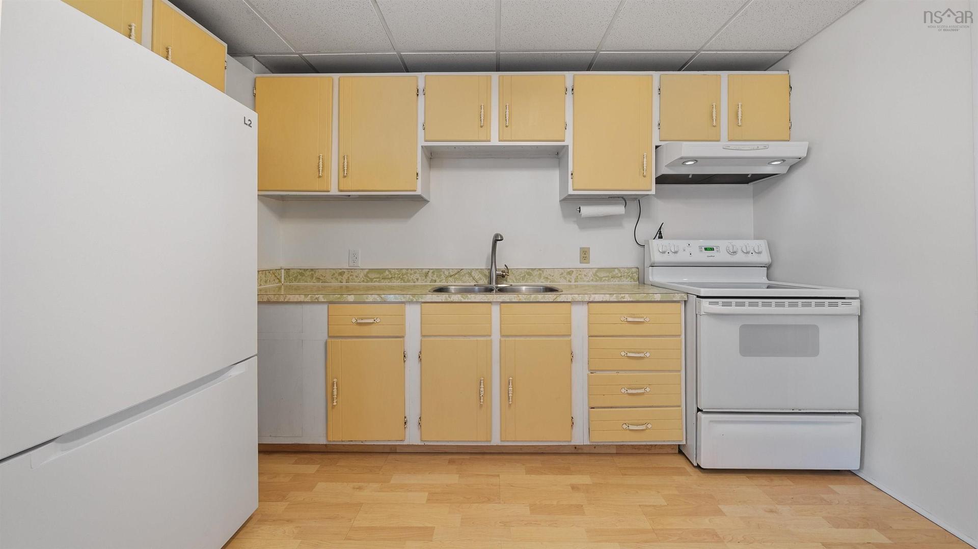 6122 North Street, Halifax Peninsula, NS - Indoor Photo Showing Kitchen With Double Sink