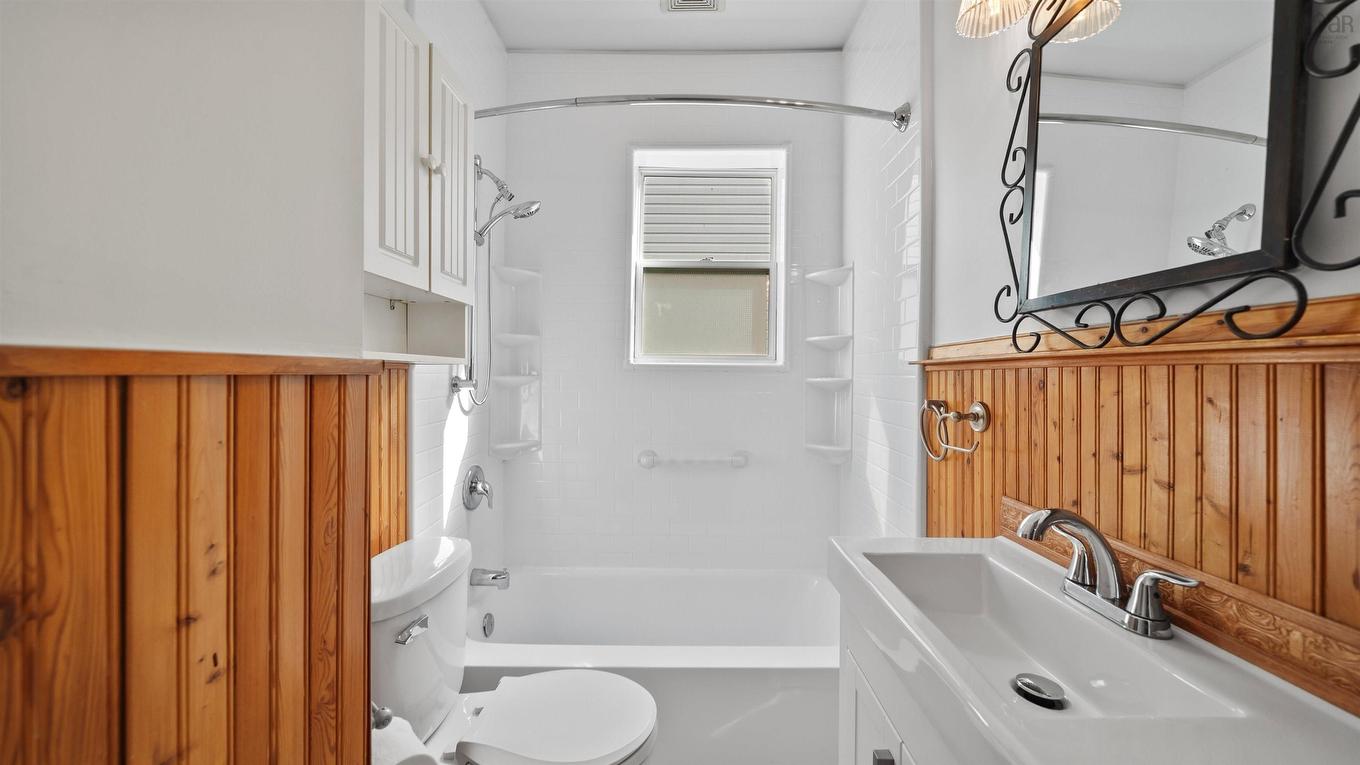 6122 North Street, Halifax Peninsula, NS - Indoor Photo Showing Bathroom