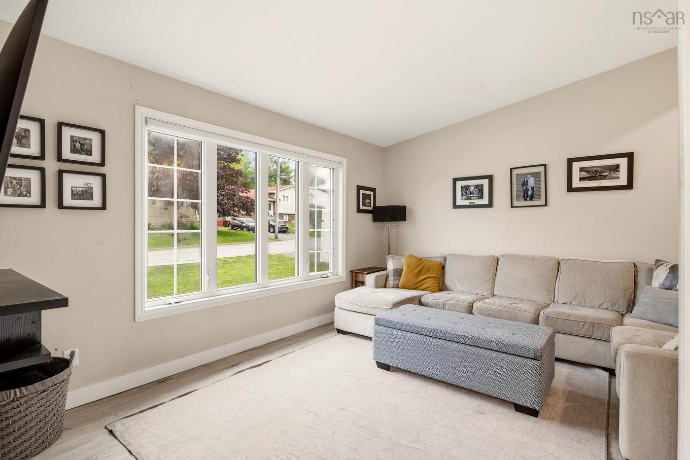 110 Sampson Drive, Lower Sackville, NS - Indoor Photo Showing Living Room