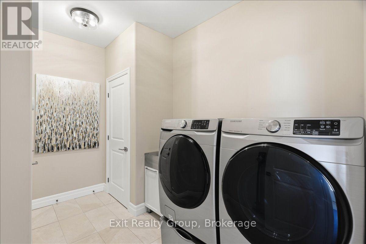 32 Wims Way, Belleville (Thurlow Ward), ON - Indoor Photo Showing Laundry Room