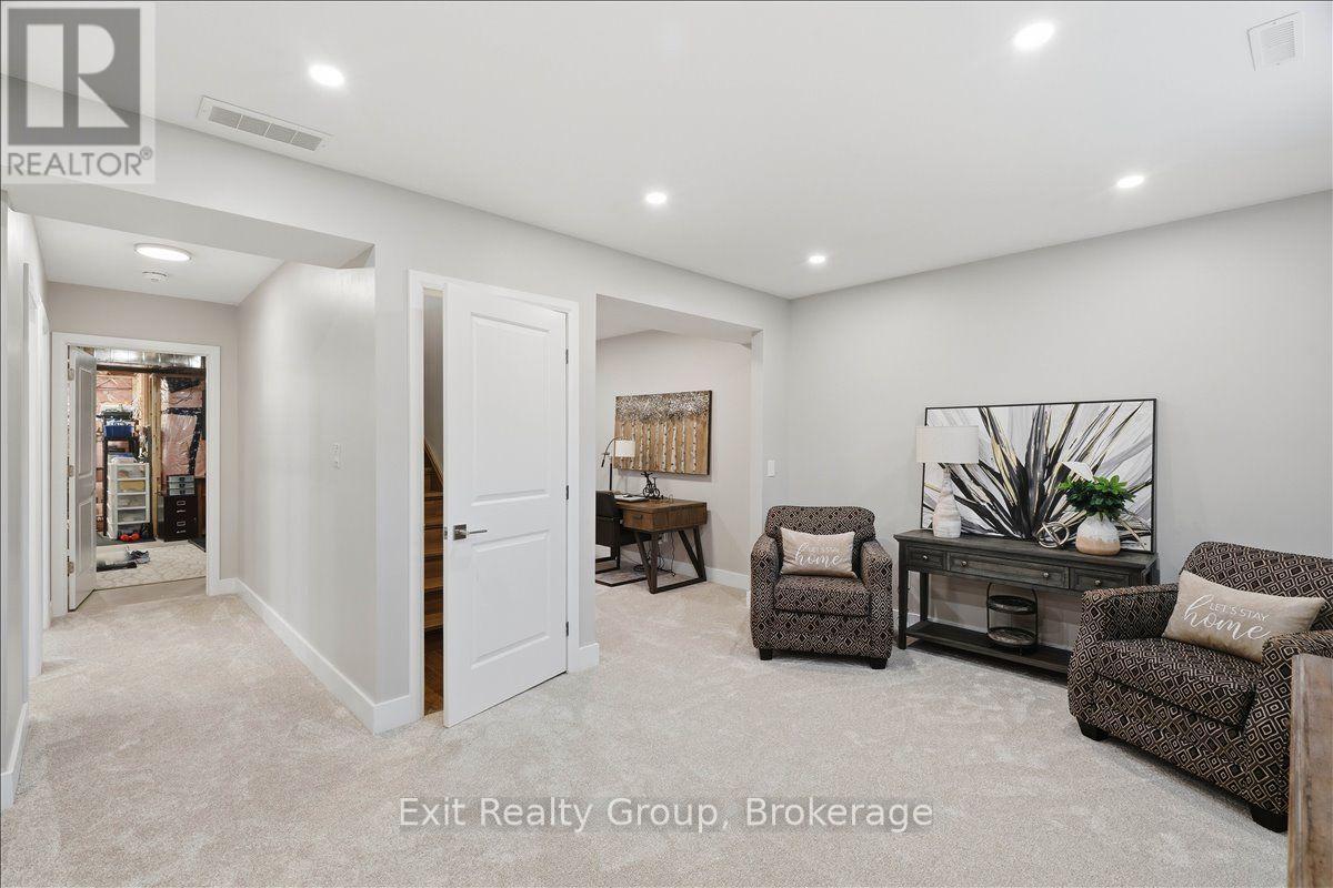 32 Wims Way, Belleville (Thurlow Ward), ON - Indoor