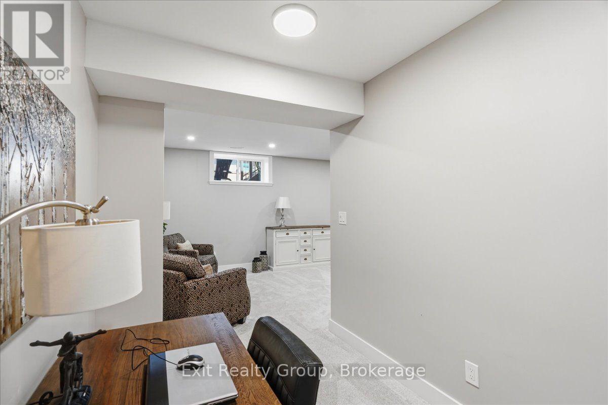 32 Wims Way, Belleville (Thurlow Ward), ON - Indoor