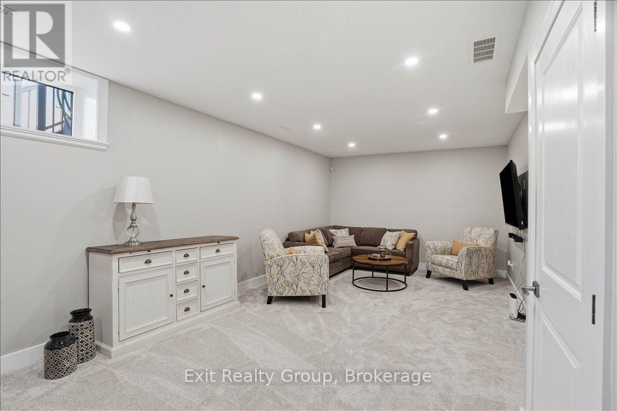 32 Wims Way, Belleville (Thurlow Ward), ON - Indoor