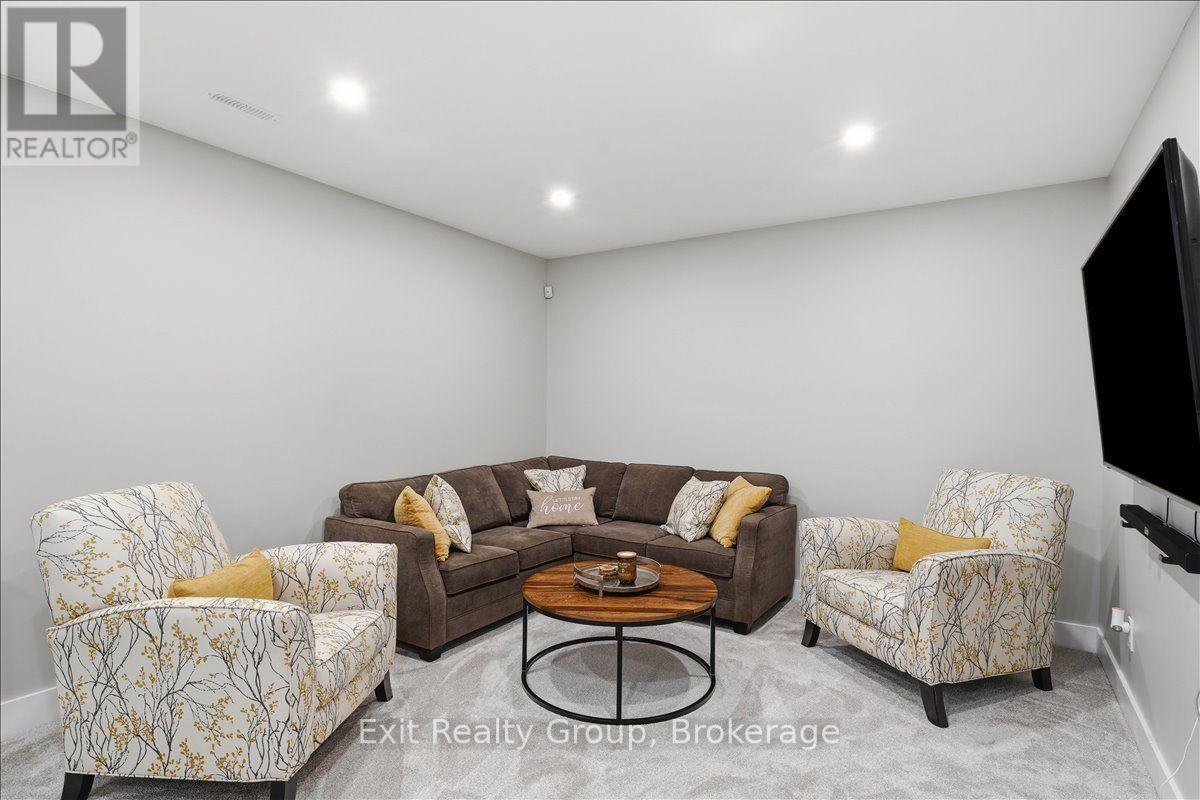 32 Wims Way, Belleville (Thurlow Ward), ON - Indoor Photo Showing Basement
