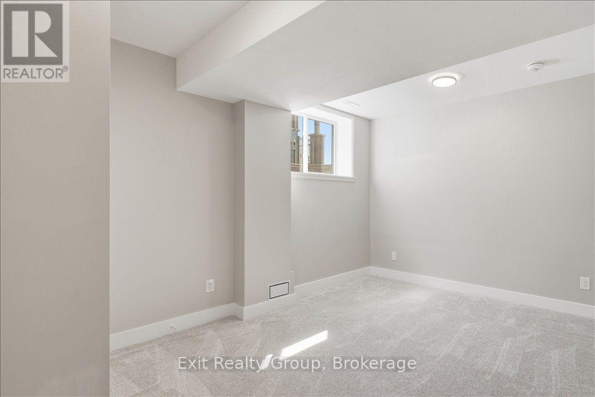32 Wims Way, Belleville (Thurlow Ward), ON - Indoor Photo Showing Other Room