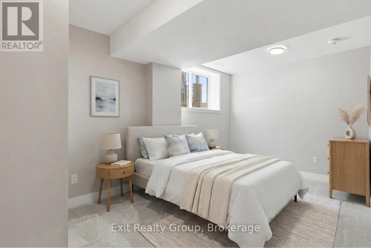 32 Wims Way, Belleville (Thurlow Ward), ON - Indoor Photo Showing Bedroom