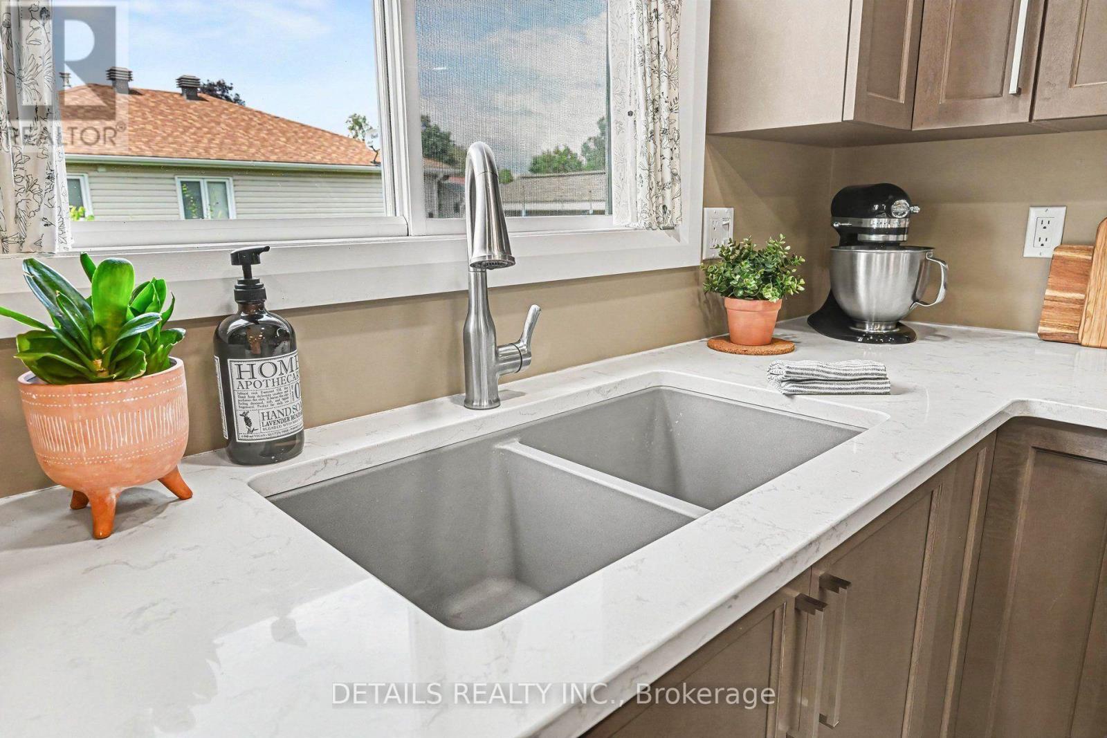 Quartz counter top with Virtuo granite sink - 7 Isabella Street, Perth, ON - Indoor Photo Showing Kitchen With Double Sink