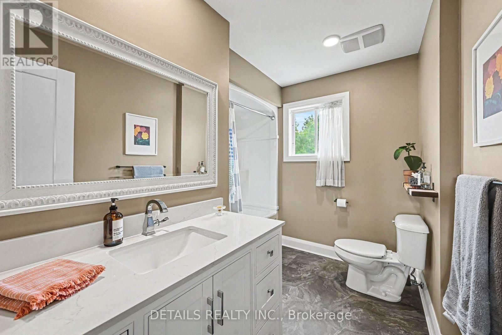 Updated family bathroom - 7 Isabella Street, Perth, ON - Indoor Photo Showing Bathroom