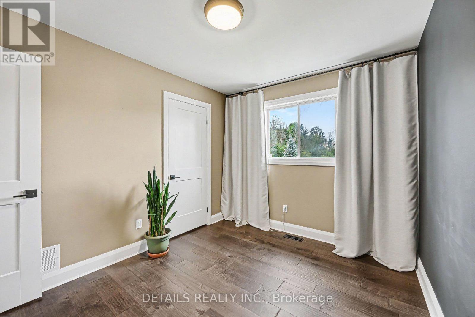 7 Isabella Street, Perth, ON - Indoor Photo Showing Other Room