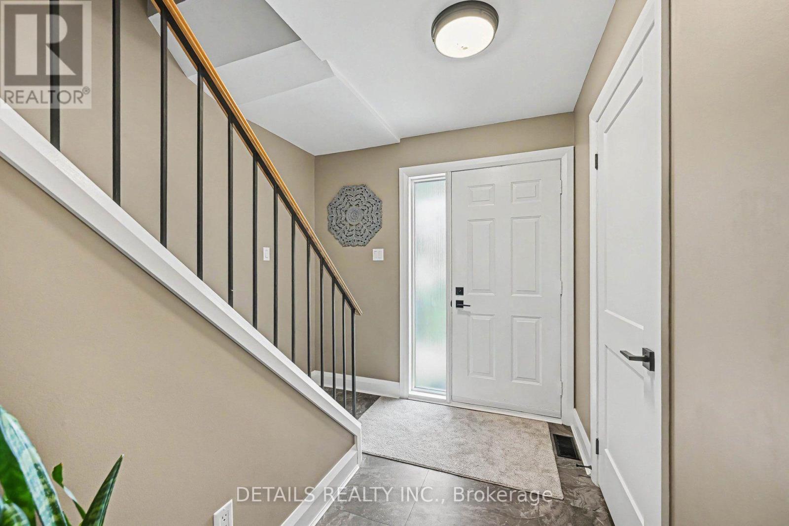 Front foyer - 7 Isabella Street, Perth, ON - Indoor Photo Showing Other Room