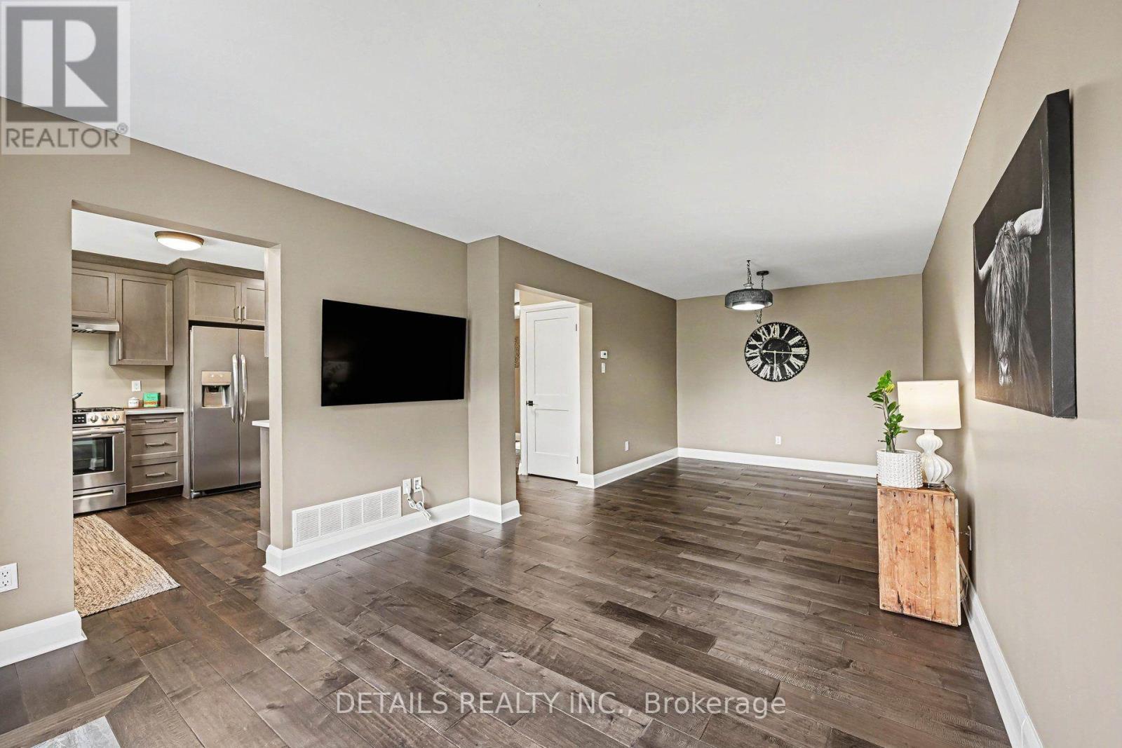Living / dining room - 7 Isabella Street, Perth, ON - Indoor