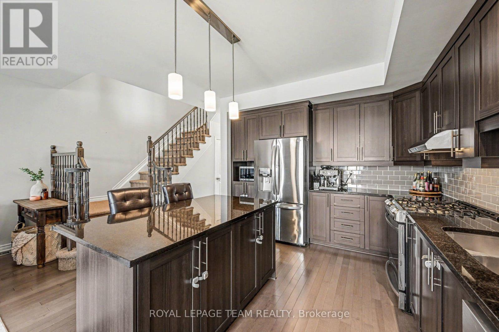 227 King Street, Carleton Place, ON - Indoor Photo Showing Kitchen With Double Sink With Upgraded Kitchen