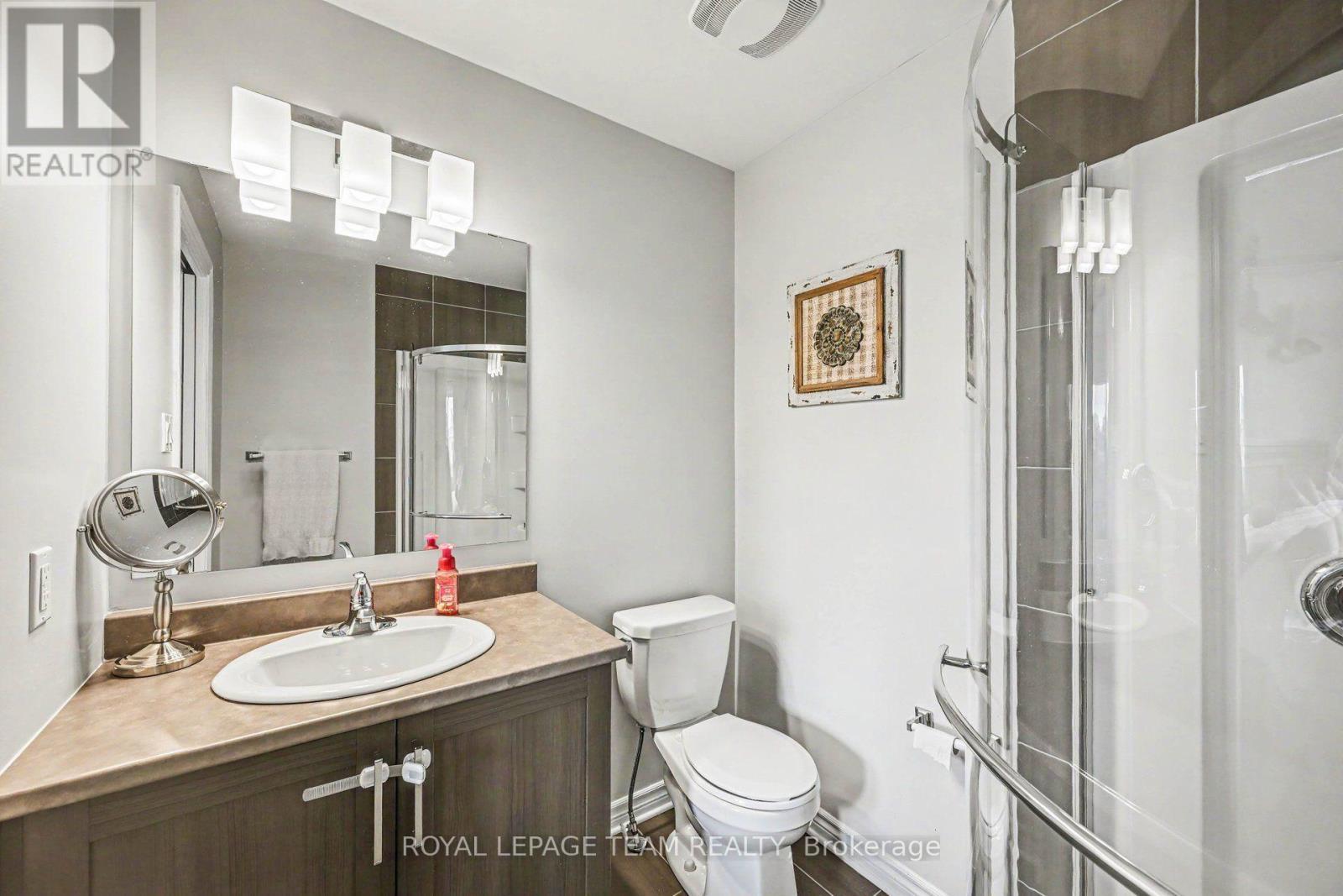 227 King Street, Carleton Place, ON - Indoor Photo Showing Bathroom